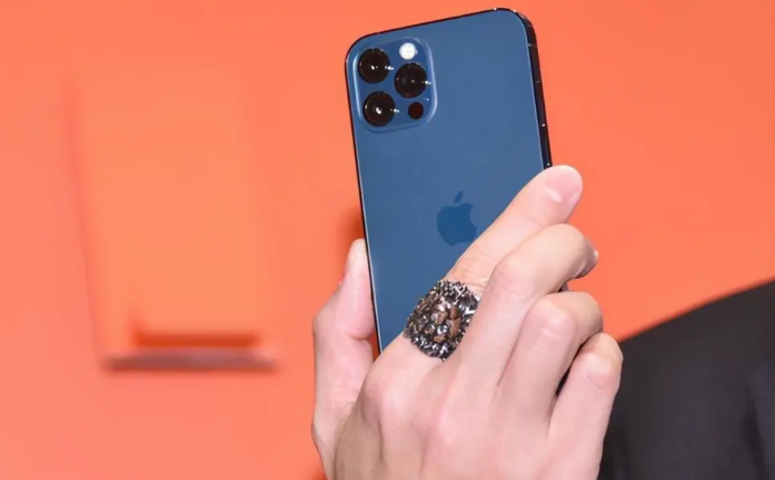 西湖苹果手机维修分享iPhone12系列重启方法教程 